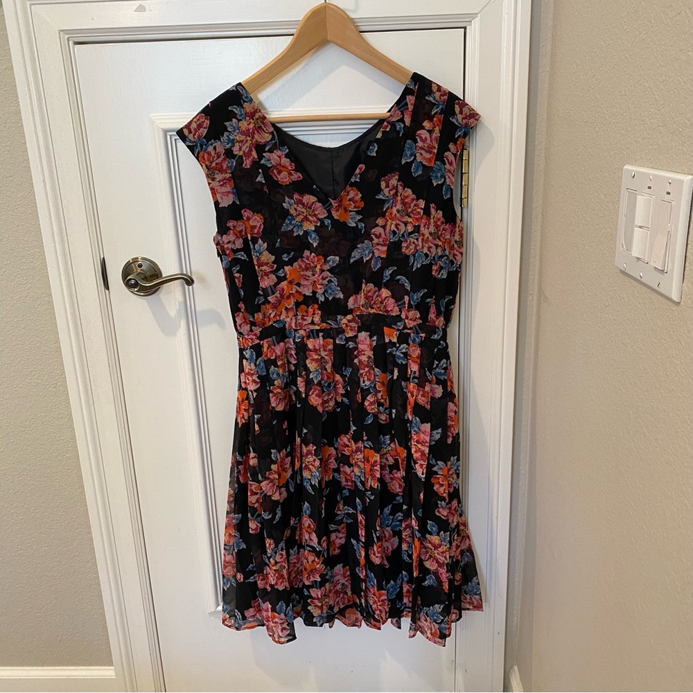 Halogen Floral Dress Size 12 petite A Line, lined, side zip